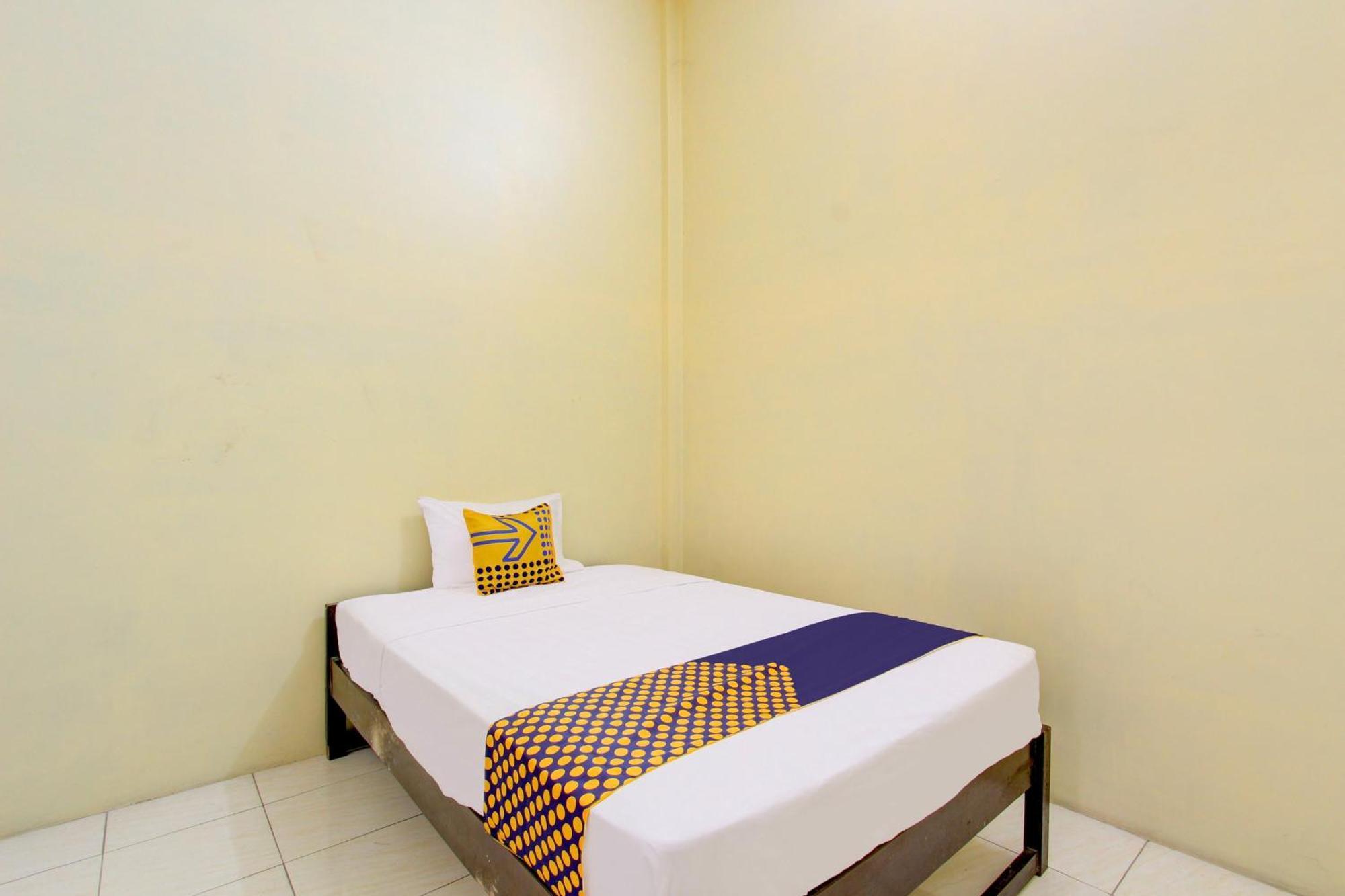 Spot On 93245 Guest House Mulia Dua Syariah Klaten Exterior photo