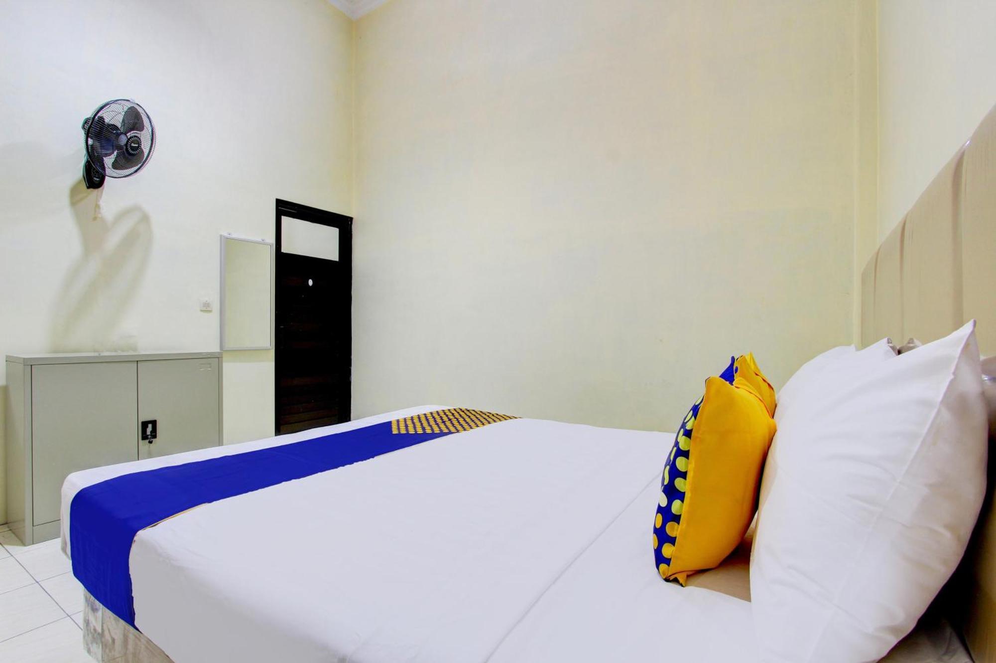 Spot On 93245 Guest House Mulia Dua Syariah Klaten Exterior photo