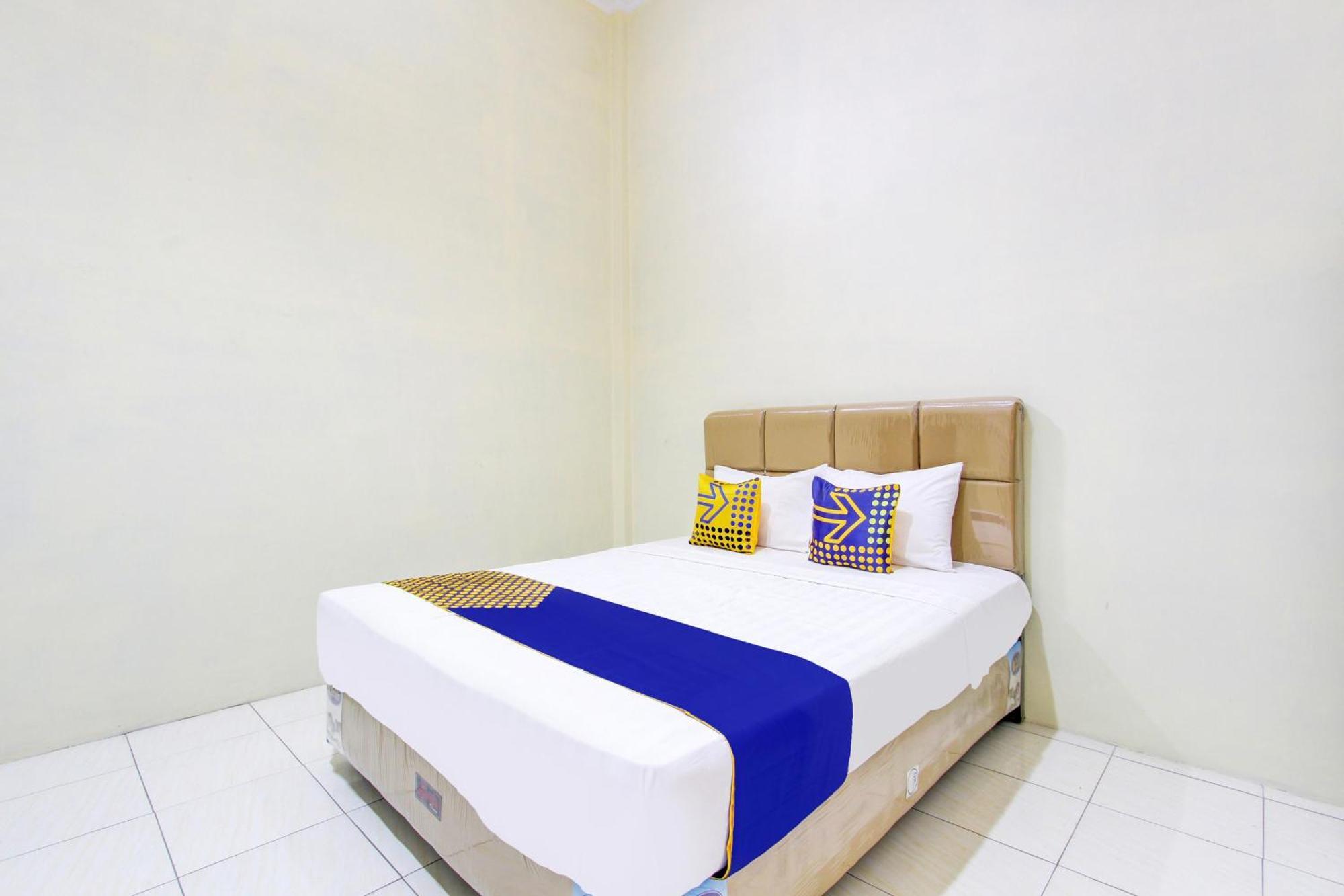 Spot On 93245 Guest House Mulia Dua Syariah Klaten Exterior photo